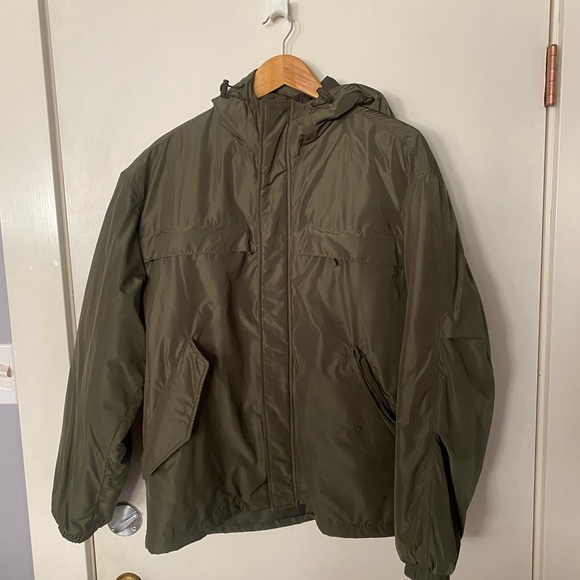 Dark green H&M jacket, waterproof and barely worn - Picture 1 of 4